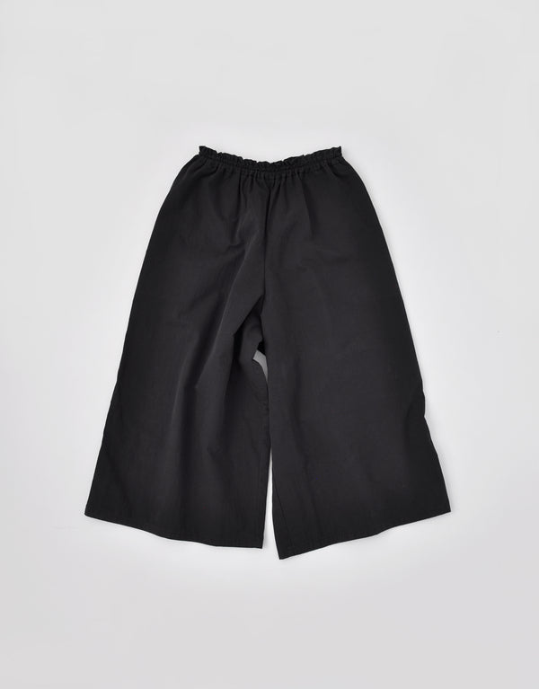 コットンナイロンピーチのワイドパンツ